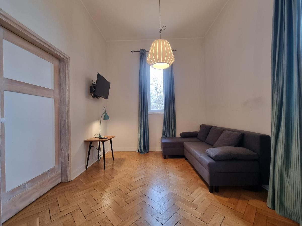 Apartment Euro24 Akacja - 2 Pokoje, 2 Antresole - Centrum, Blisko Plazy, Prywatny Parking *